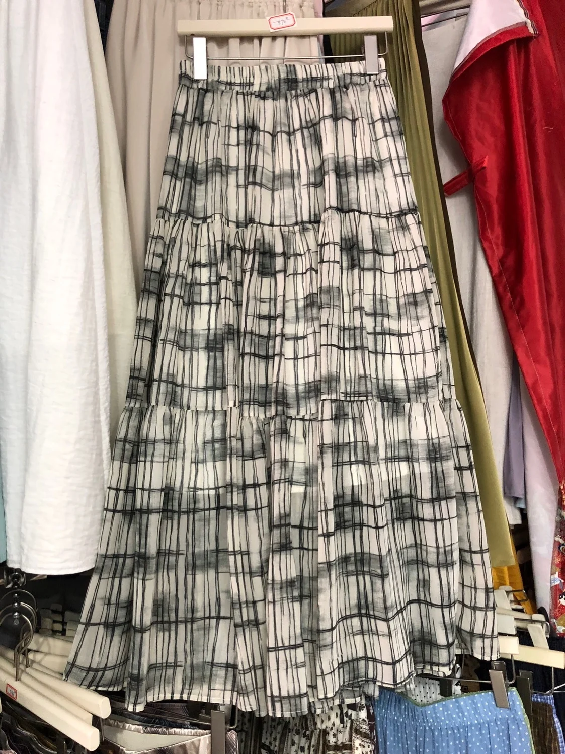 Retro Gradient Plaid Midi Skirt Women's Folded Feel Splicing Grid Cake Skirt A-Line Long Skirt Polyester Fiber High Waist
Retro Gradient Plaid Midi Skirt Women's Folded Feel Splicing Grid Cake Skirt A-Line Long Skirt Polyester Fiber High Waist