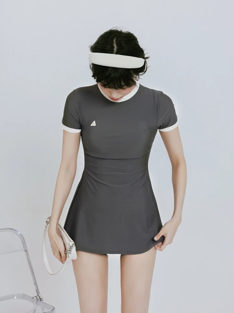 Sporty Dress Style Swimsuit Women's Short Sleeve Belly Covering Slimming Design Casual round Neck Swimwear
Sporty Dress Style Swimsuit Women's Short Sleeve Belly Covering Slimming Design Casual round Neck Swimwear