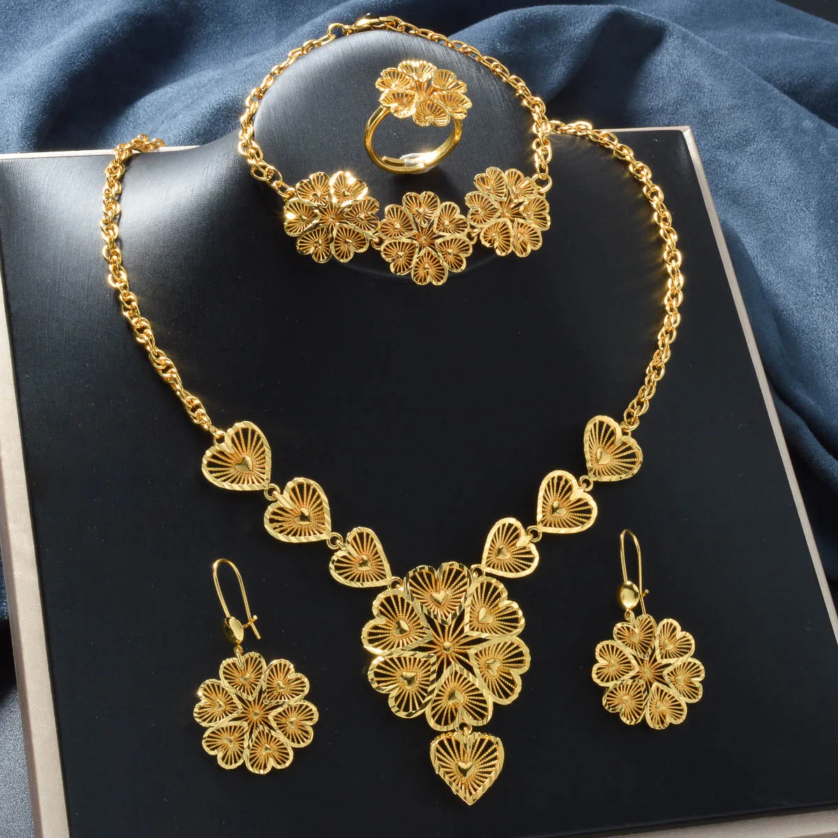 Luxury Dubai Floral Jewelry Set Gold Plated Necklace Bracelet Earrings Ring for Bride Wedding Engagement Gift Jewelry
Luxury Dubai Floral Jewelry Set Gold Plated Necklace Bracelet Earrings Ring for Bride Wedding Engagement Gift Jewelry