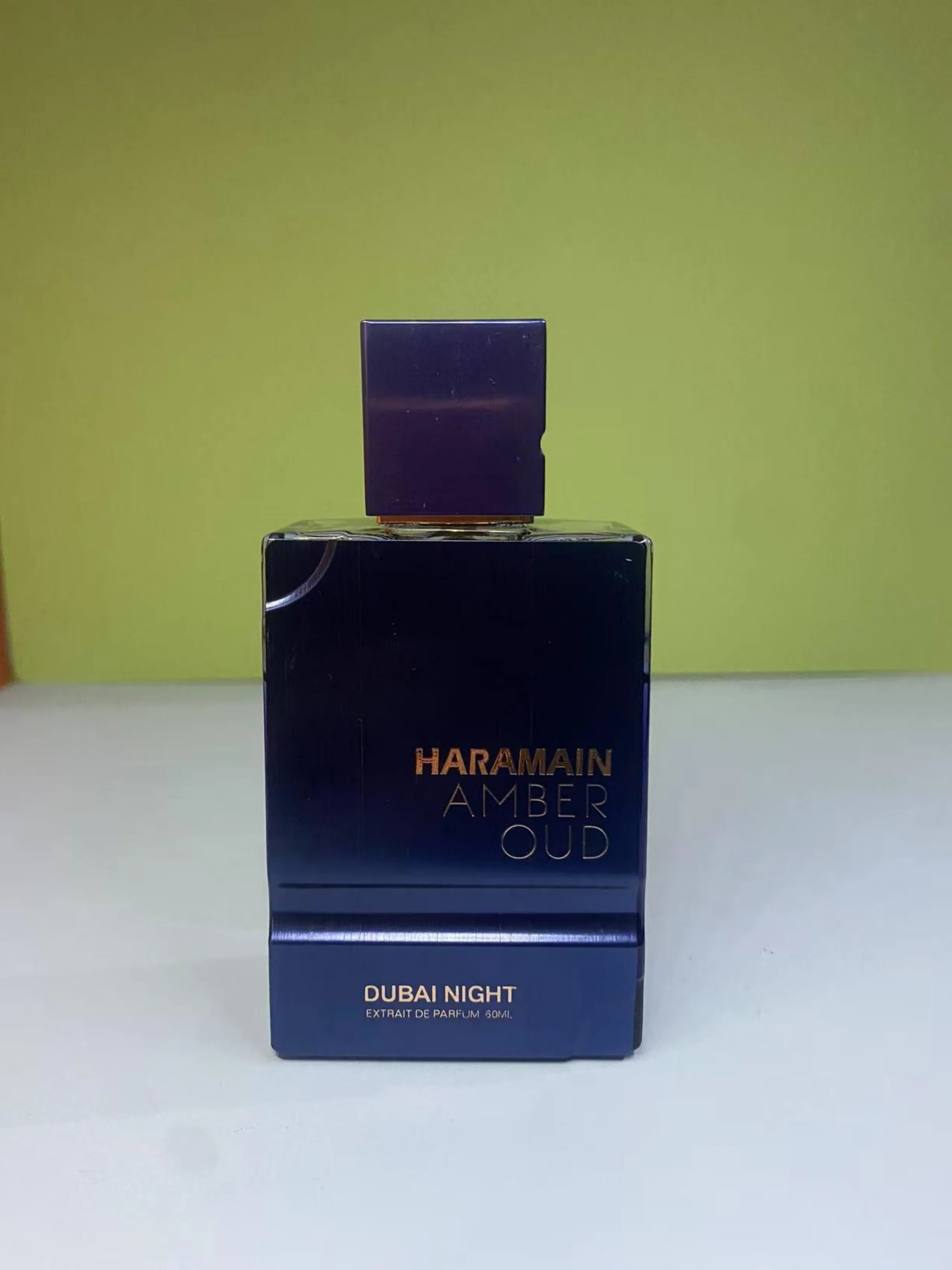 Al Haramain Amber Oud Dubai Night Extrait de Parfum: 100ml Blue Bottle, Rich Woody Scent for Unisex
Al Haramain Amber Oud Dubai Night Extrait de Parfum: 100ml Blue Bottle, Rich Woody Scent for Unisex