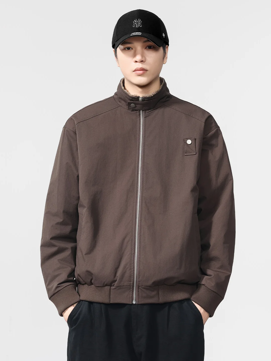 Outdoor Thiened Lamb Velvet Fce Lined Cotton Jaet Men's Mountain Eagle Winter Warm Faionable Quilted Zipper Closure ...
Outdoor Thiened Lamb Velvet Fce Lined Cotton Jaet Men's Mountain Eagle Winter Warm Faionable Quilted Zipper Closure ...