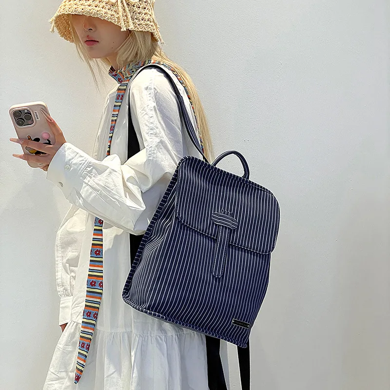 Lightweight Striped Waterproof Backpack Kids Backpacks for Boy School Bags Designer Bag Class Bag for Girl Man Backpacks Mochila
Lightweight Striped Waterproof Backpack Kids Backpacks for Boy School Bags Designer Bag Class Bag for Girl Man Backpacks Mochila