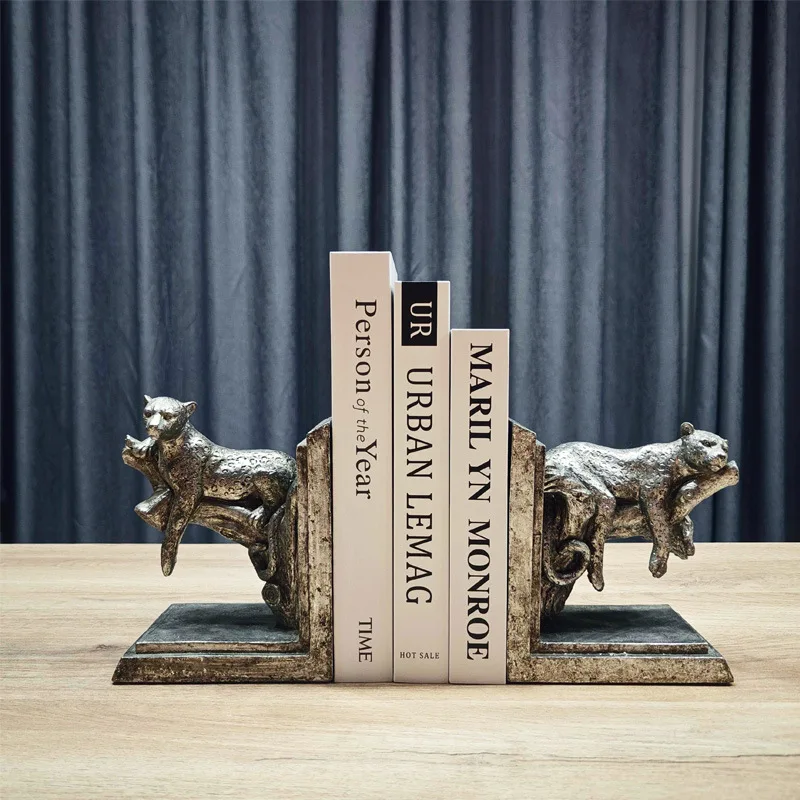 Книжная подставка в европейском ретро-стиле с животными, Книжная подставка, Декор для дома и аксессуары, украшение для кабинета, стол для новоселья
Книжная подставка в европейском ретро-стиле с животными, Книжная подставка, Декор для дома и аксессуары, украшение для кабинета, стол для новоселья