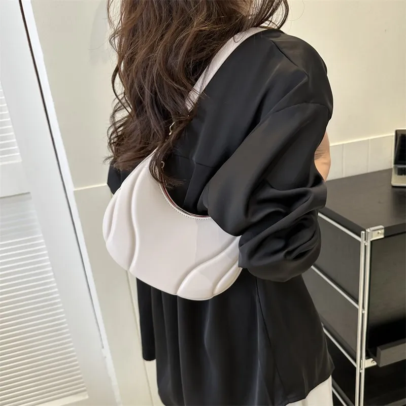 Minimalist Faux Leather Tote Bag with Textured Panel Design Adjustable Shoulder Strap Casual Crescent Handbag Purse for Women
Minimalist Faux Leather Tote Bag with Textured Panel Design Adjustable Shoulder Strap Casual Crescent Handbag Purse for Women