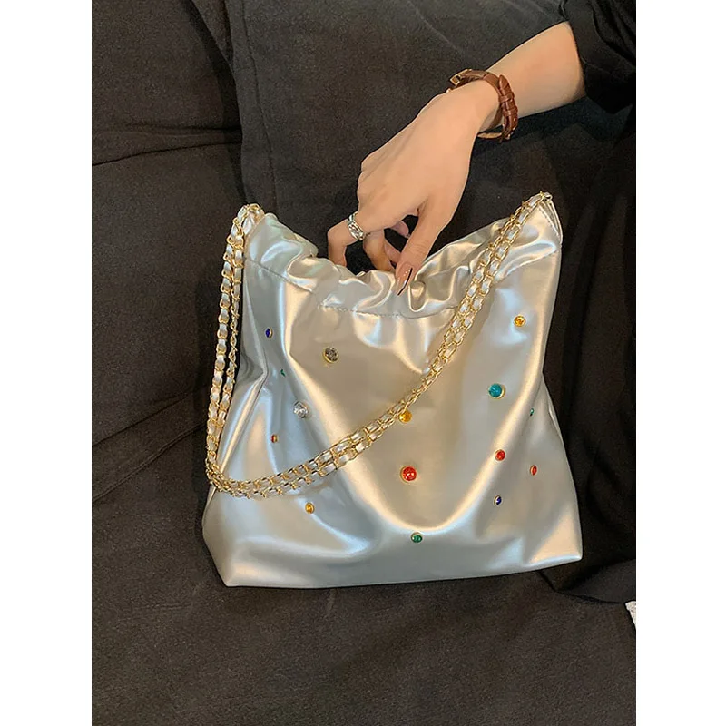 Women's Colorful Diamond Decoration Large Capacity Shoulder Bag New Commuting Bucket Bag Female Fashion Soft PU Chain Tote Bag
Women's Colorful Diamond Decoration Large Capacity Shoulder Bag New Commuting Bucket Bag Female Fashion Soft PU Chain Tote Bag