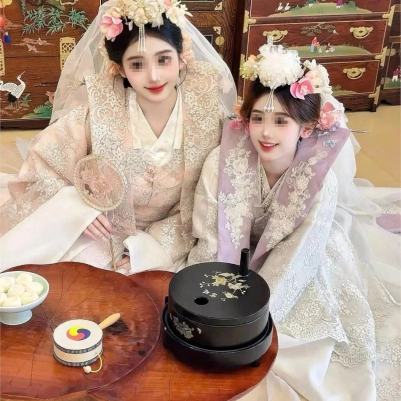 Travel photography ancient clothing big sleeve shirt national style traditional wedding dress boudoir
Travel photography ancient clothing big sleeve shirt national style traditional wedding dress boudoir