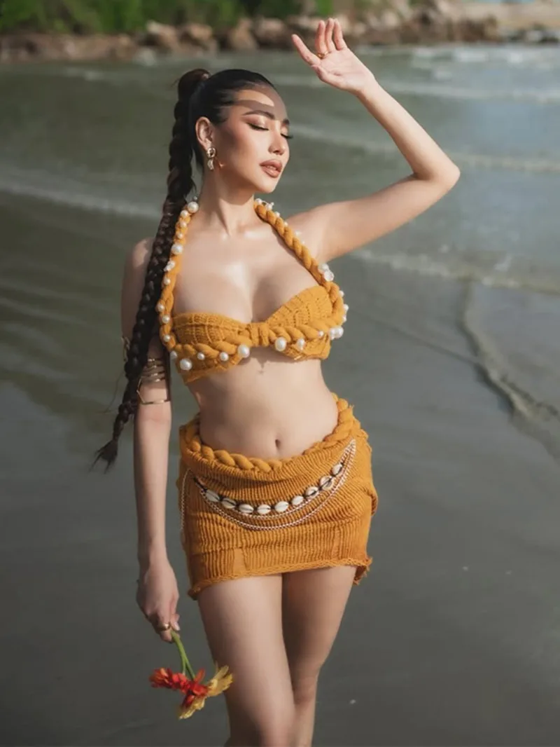 Sexy Beading Halter Bikini Mini Skirt Sets Women Crochet Crop Top High Waist Hip Package Skirts Summer Solid Lady Outfit LL87
Sexy Beading Halter Bikini Mini Skirt Sets Women Crochet Crop Top High Waist Hip Package Skirts Summer Solid Lady Outfit LL87
