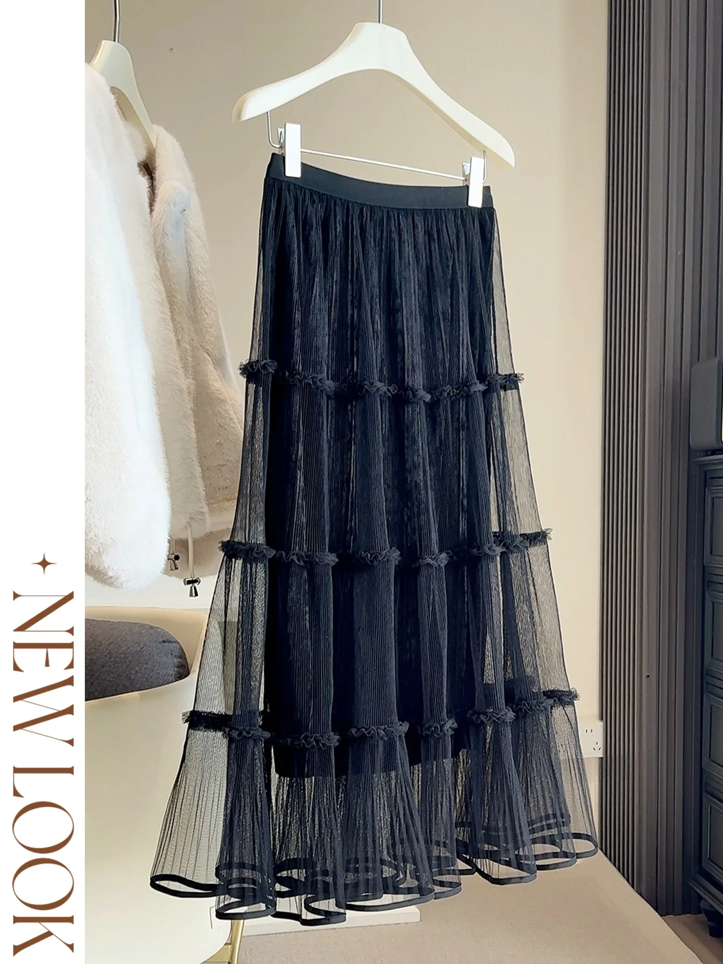 2025 Fall/Winter New Mid-Length A-Line Pleated Tulle Skirt with Mesh and Velvet Patchwork, Women's Fairy Cake Skirt
2025 Fall/Winter New Mid-Length A-Line Pleated Tulle Skirt with Mesh and Velvet Patchwork, Women's Fairy Cake Skirt