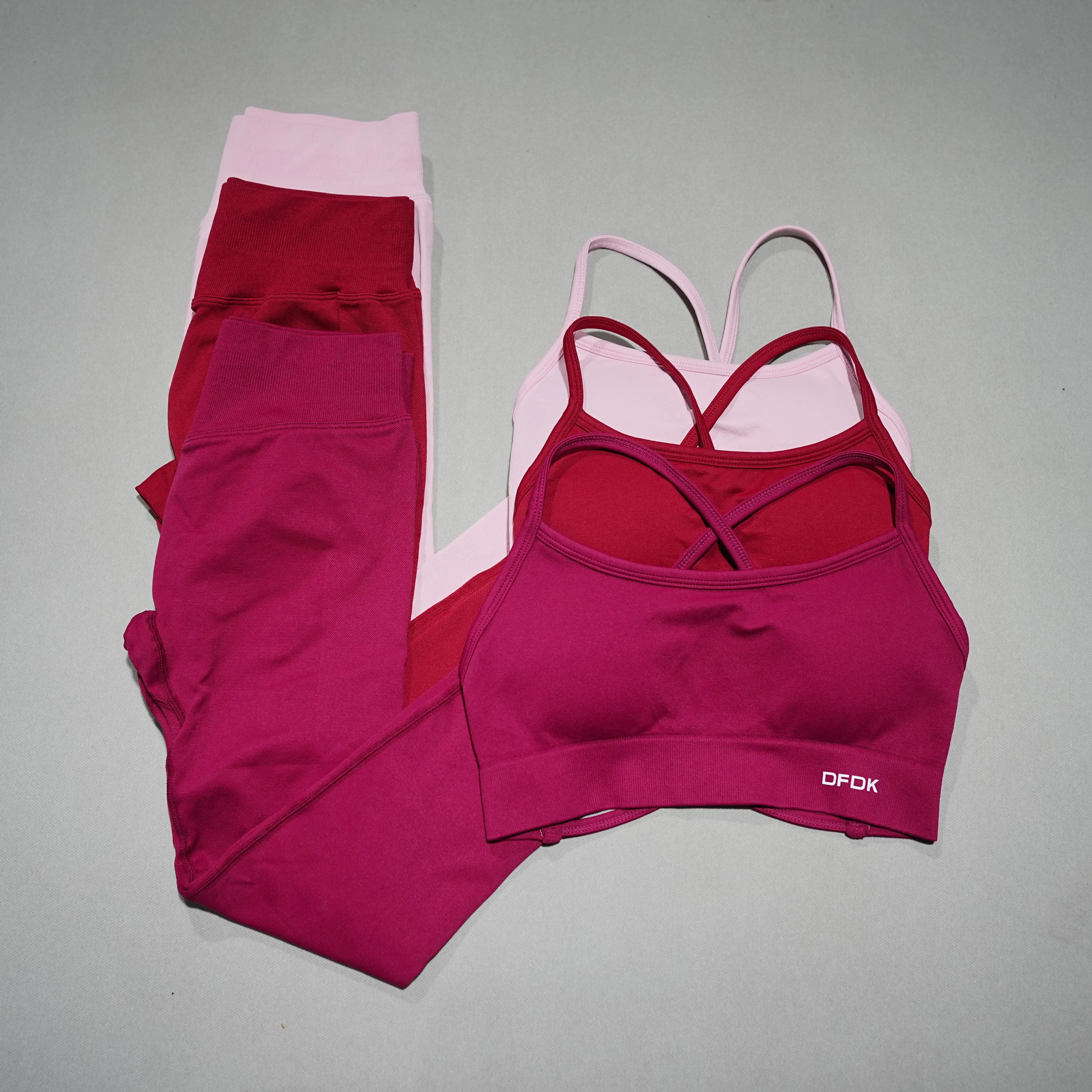 DFDK Women Seamless 2Pcs Workout Suit Tie Back Sports Underwear High Waist Stretch Tight Leggings Outdoor Fitness Running Outfit
DFDK Women Seamless 2Pcs Workout Suit Tie Back Sports Underwear High Waist Stretch Tight Leggings Outdoor Fitness Running Outfit