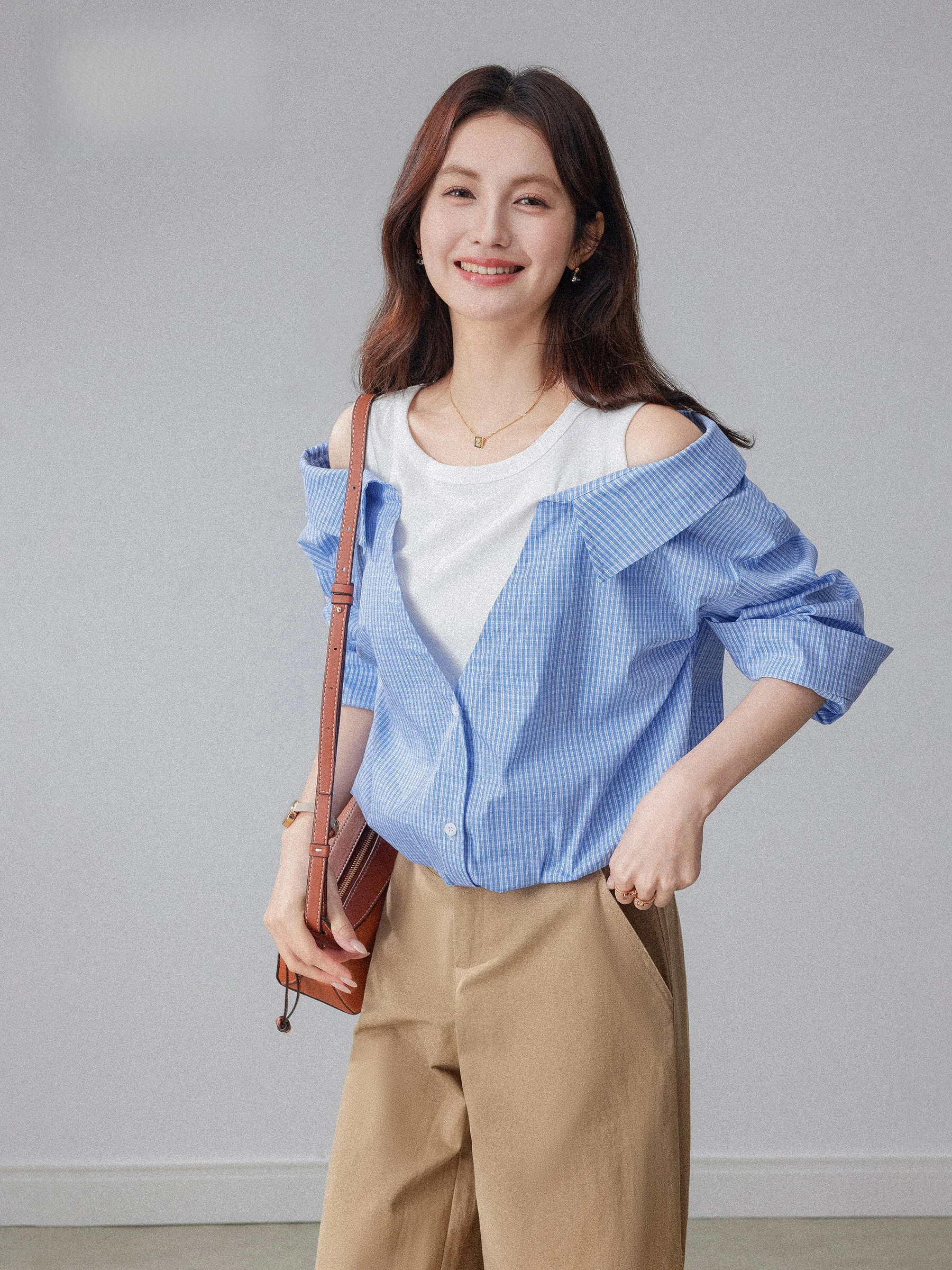 Blue Striped Long Sleeve Shirt Women's Early Spring Unique Design Shoulder Bared Top Casual Style Fake Two-Piece Suit
Blue Striped Long Sleeve Shirt Women's Early Spring Unique Design Shoulder Bared Top Casual Style Fake Two-Piece Suit
