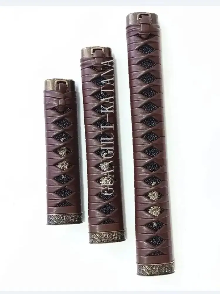 15CM*20CM*26CM Set Brown leather Handle For Japanese Samurai Sword Kirsite Tsuka/Fuchi Kashira Katana/Wakizashi DIY Fittings
15CM*20CM*26CM Set Brown leather Handle For Japanese Samurai Sword Kirsite Tsuka/Fuchi Kashira Katana/Wakizashi DIY Fittings
