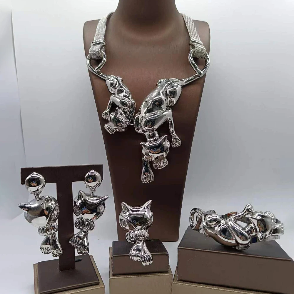 Jewelry Bracelet Fashion African Wedding Classic Necklace Earrings Sets Gold Plated Rings Women Pendant Dubai Party Gift
Jewelry Bracelet Fashion African Wedding Classic Necklace Earrings Sets Gold Plated Rings Women Pendant Dubai Party Gift