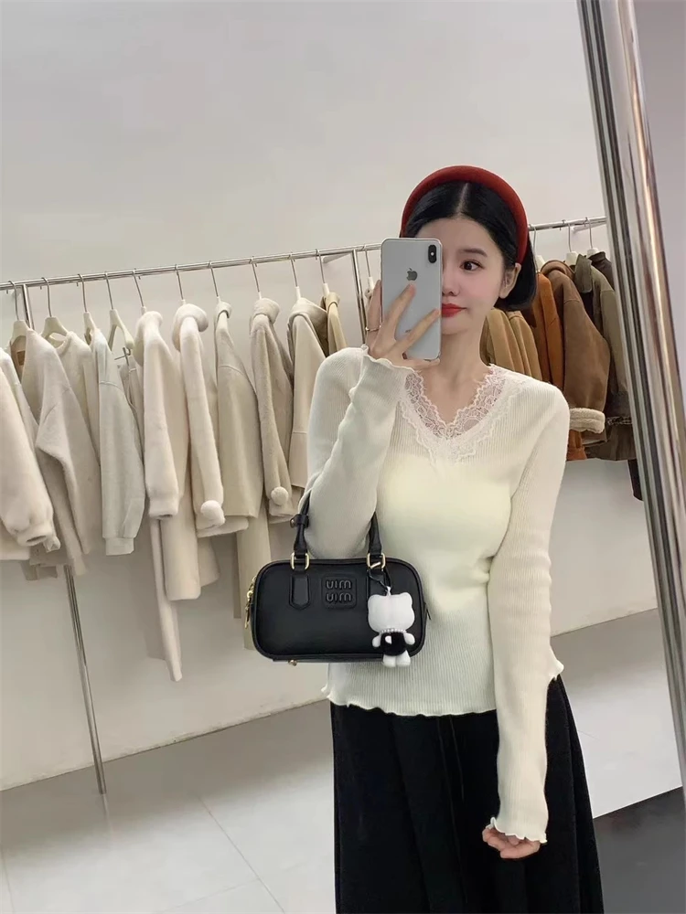 ay Lace Splicing Base irt Women's Faionable Knitted Sweater V-Ne Long Sve Regular Fit Korean Sle Inner Wear 
ay Lace Splicing Base irt Women's Faionable Knitted Sweater V-Ne Long Sve Regular Fit Korean Sle Inner Wear