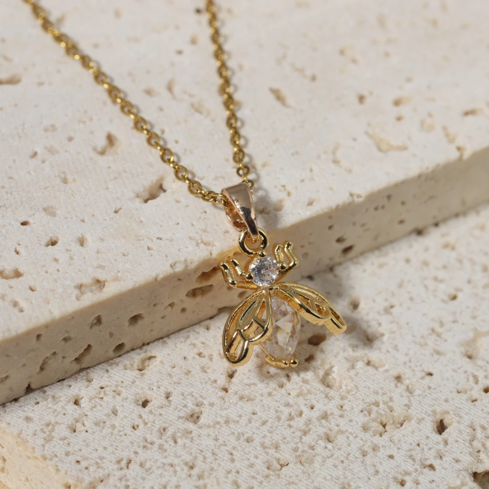 Simple Bee Pendant Necklaces for Women Zirconia Necklace Wedding Party Jewelry Accessories
Simple Bee Pendant Necklaces for Women Zirconia Necklace Wedding Party Jewelry Accessories