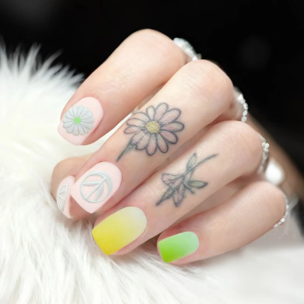 Acrylic Short Fake Nail With Glue Matte Yellow Green Gradient False Nails Press Ons DIY Woman Finger Tips Manicure Accessory
Acrylic Short Fake Nail With Glue Matte Yellow Green Gradient False Nails Press Ons DIY Woman Finger Tips Manicure Accessory