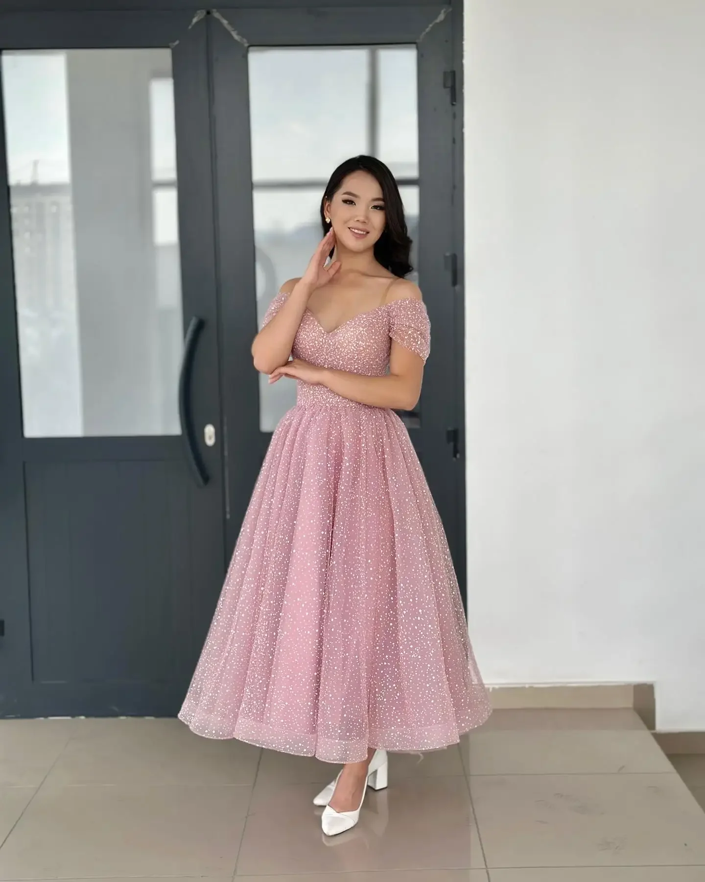 Pink Shiny Tea Length Prom Dresses For Wedding Party Dress Women A Line Elegant Luxury Formal Cocktail Occasion Evening Gowns
Pink Shiny Tea Length Prom Dresses For Wedding Party Dress Women A Line Elegant Luxury Formal Cocktail Occasion Evening Gowns