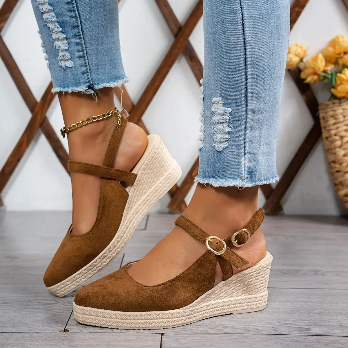 Women's Woven Wedge Thick Heel Sandals Female Platform Sandals Spring New Suede High Heel Pointed Strap Fashion Thick Sole Shoes
Women's Woven Wedge Thick Heel Sandals Female Platform Sandals Spring New Suede High Heel Pointed Strap Fashion Thick Sole Shoes