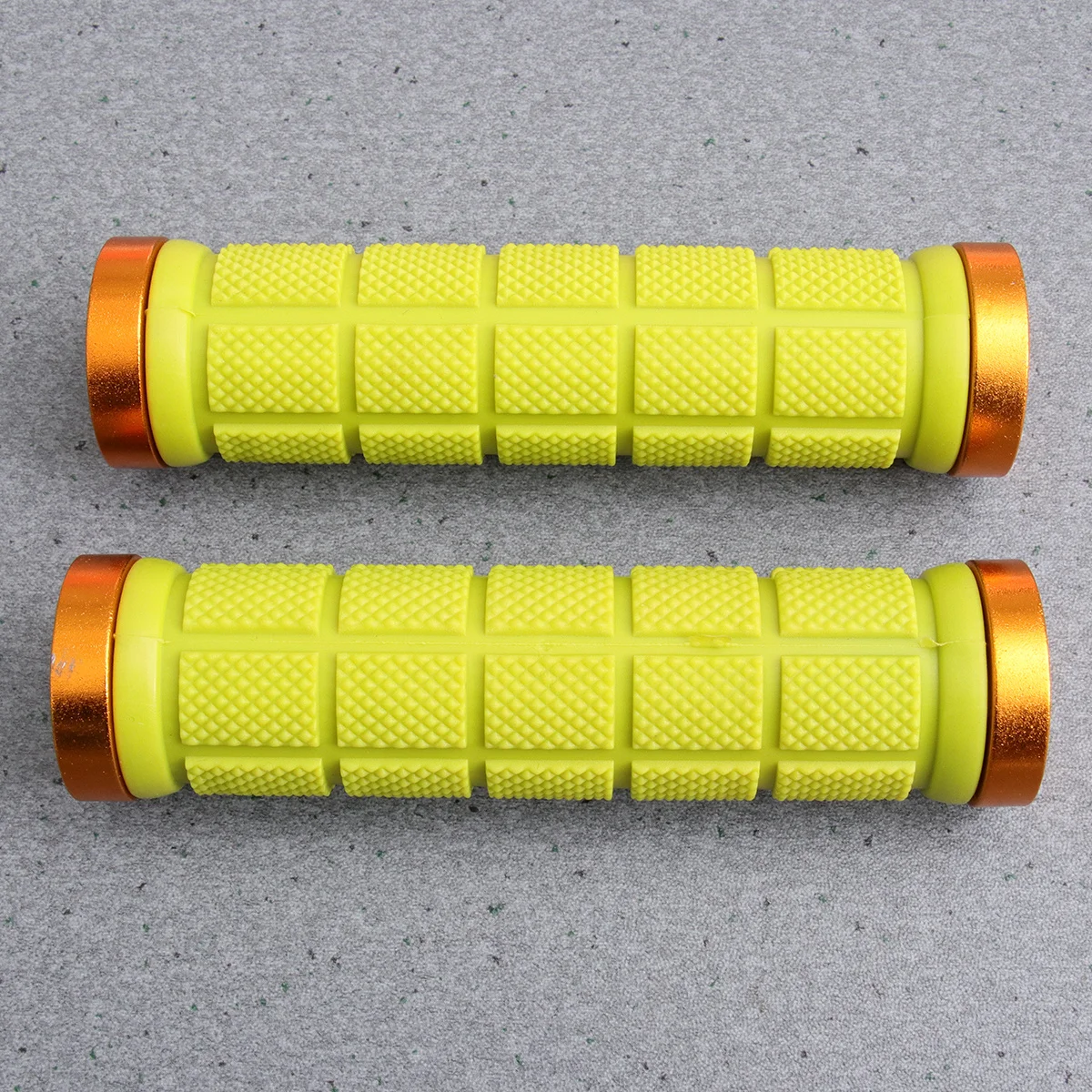 2Pcs Cycle Handlebar Grips Non-Slip Durable Rubber Material Aluminum Alloy Joint Ring Ergonomic Comfortable Yellow
2Pcs Cycle Handlebar Grips Non-Slip Durable Rubber Material Aluminum Alloy Joint Ring Ergonomic Comfortable Yellow