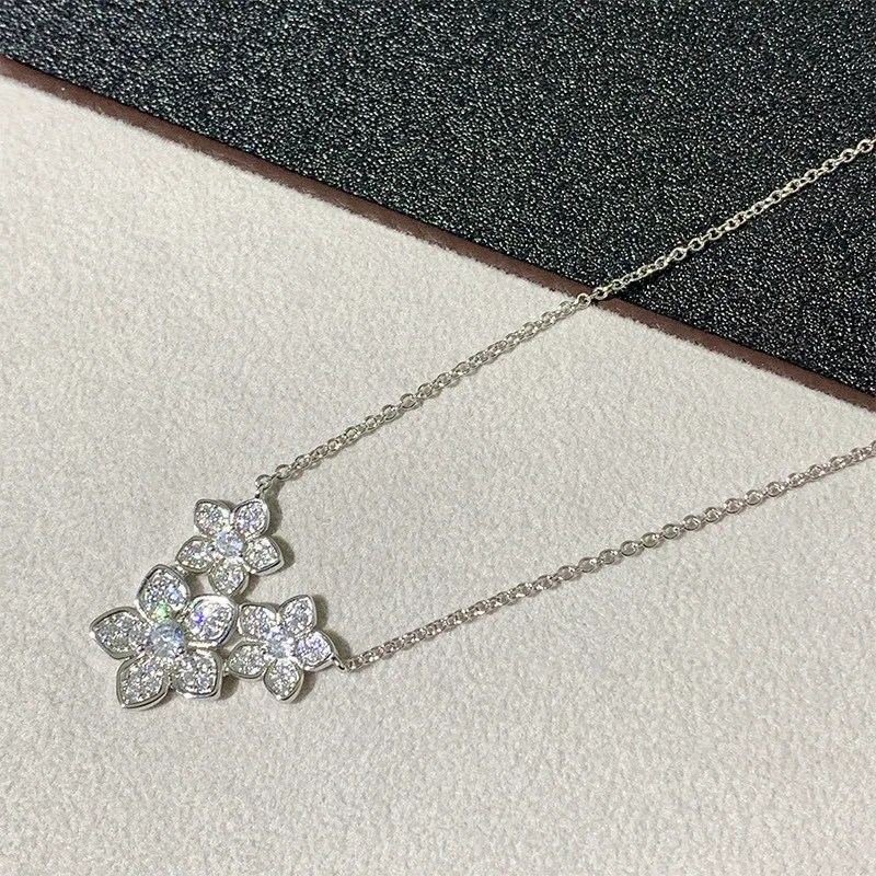 925 moissanite women's necklace, stylish design pentagram butterfly pendant necklace, holiday gift
925 moissanite women's necklace, stylish design pentagram butterfly pendant necklace, holiday gift