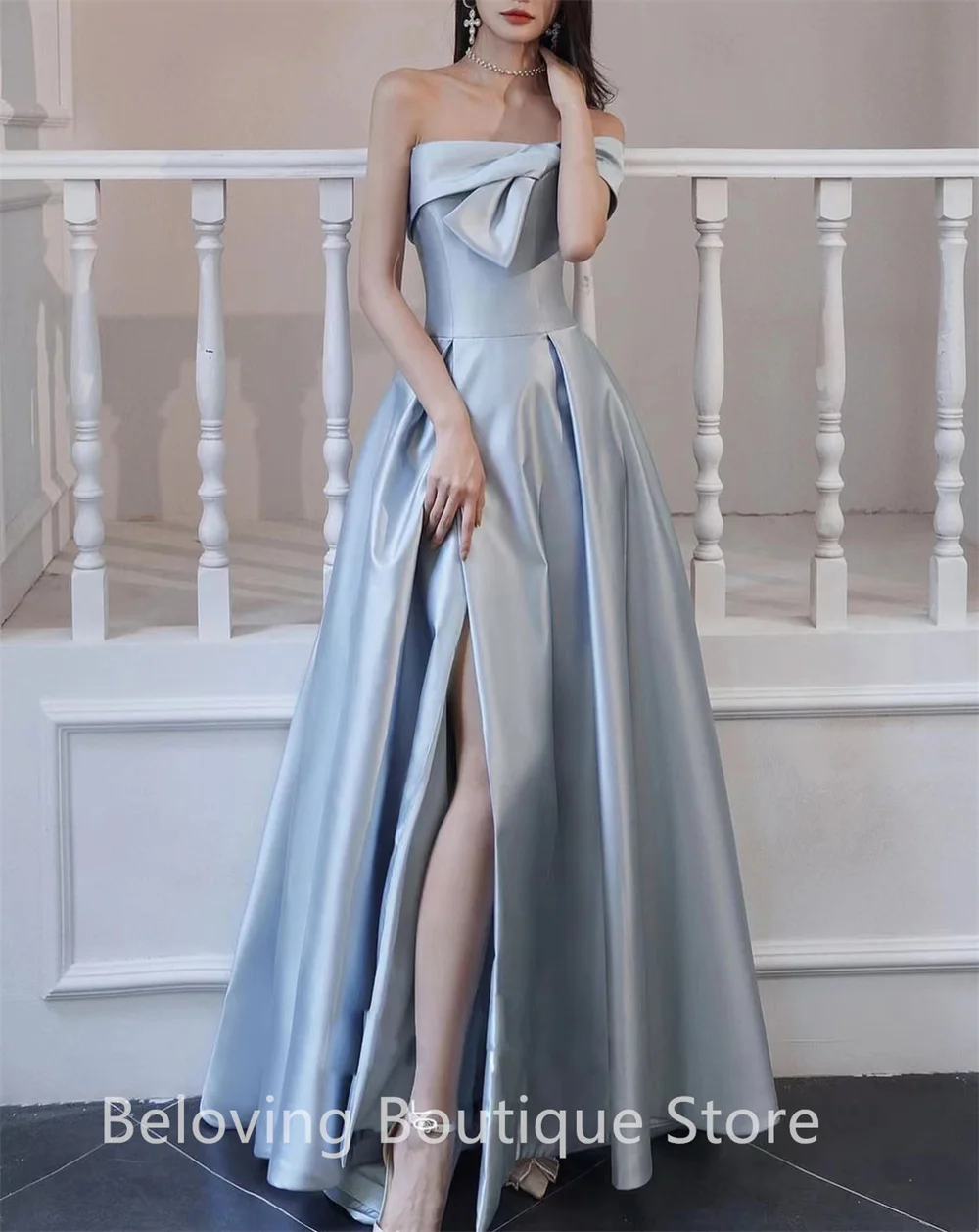 Customized Blue Satin Formal Prom Dresses With Slit Side Robes Dubai Design Strapless Evening Dress Elegant Wedding Party Gowns
Customized Blue Satin Formal Prom Dresses With Slit Side Robes Dubai Design Strapless Evening Dress Elegant Wedding Party Gowns