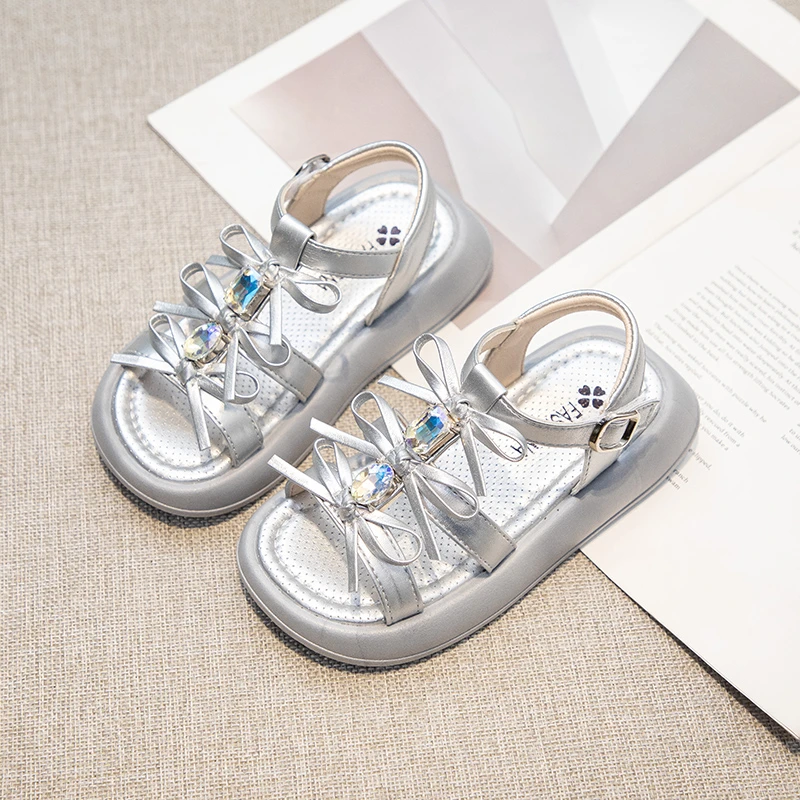 New Summer Hollow-out Causal Kids Beach Sandals Girls Gladiator Sandals Woven Style Crystal Children Flats Peep Toe Gladiator
New Summer Hollow-out Causal Kids Beach Sandals Girls Gladiator Sandals Woven Style Crystal Children Flats Peep Toe Gladiator
