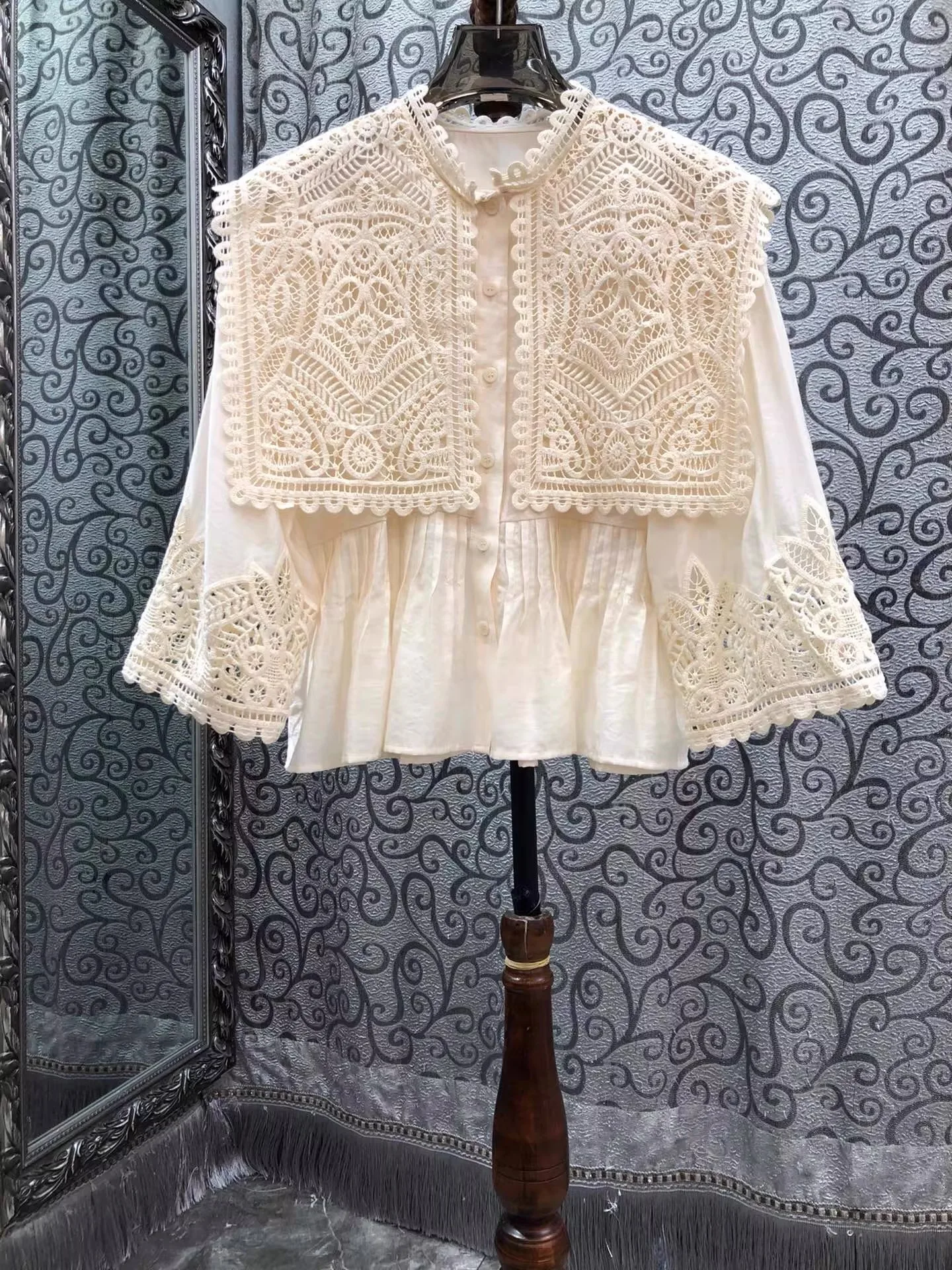 New Hot Sale Blouse Shirts 2026 Spring Summer Designer Fashion Lady Crochet Lace Embroidery Patchwork Vintage Cotton Blouses
New Hot Sale Blouse Shirts 2026 Spring Summer Designer Fashion Lady Crochet Lace Embroidery Patchwork Vintage Cotton Blouses