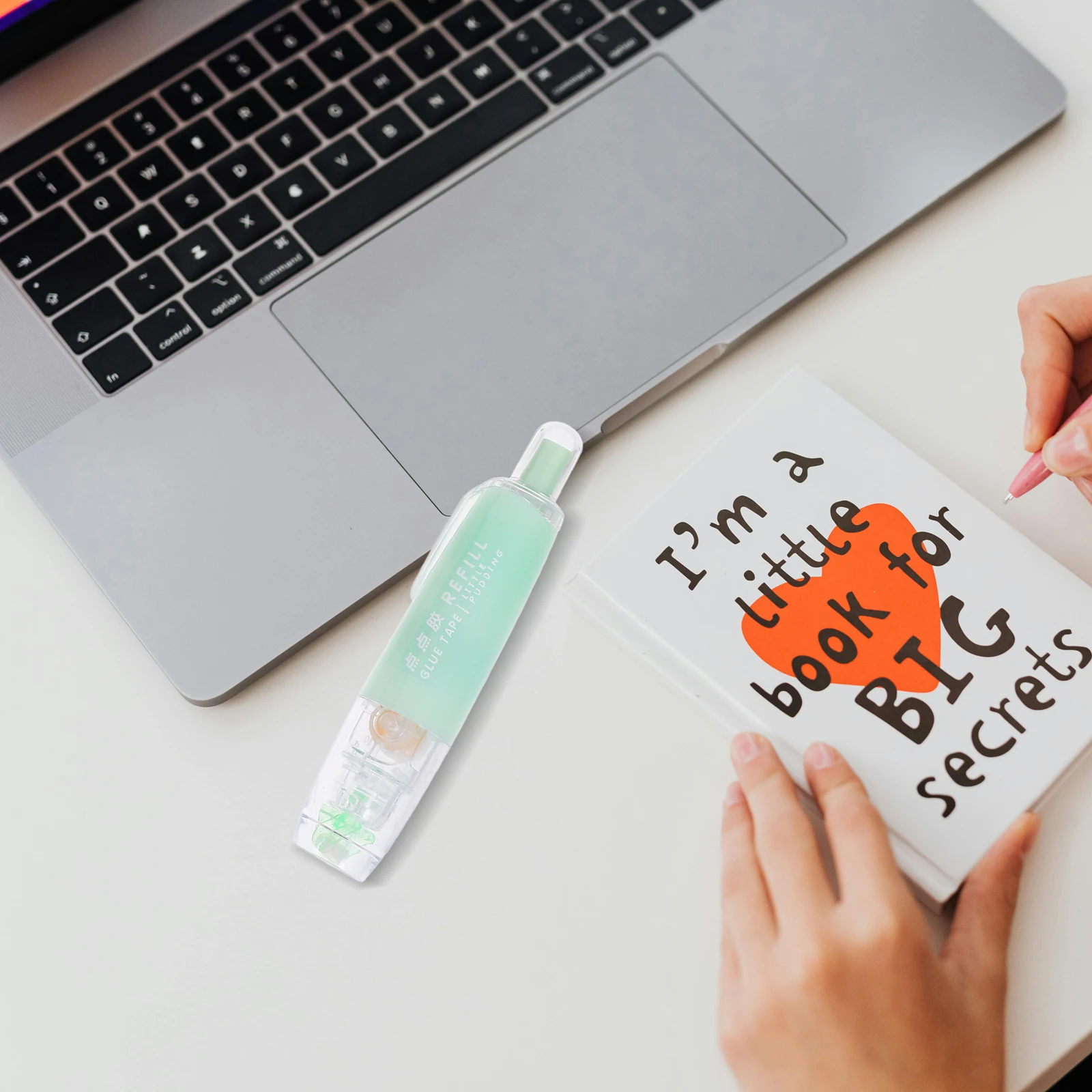 5Pcs Portable Glue Pens for Crafting Press Type Stick Pen Smooth Dispensing Precision Tip for Scrapbook Handmade Projects Office
5Pcs Portable Glue Pens for Crafting Press Type Stick Pen Smooth Dispensing Precision Tip for Scrapbook Handmade Projects Office