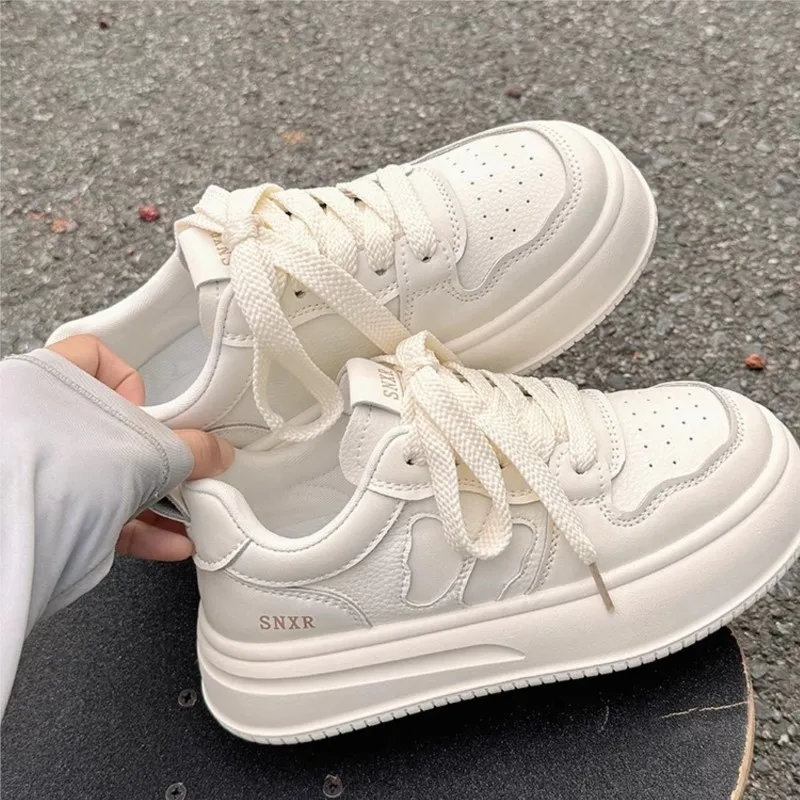 2025 New Spring Women's White Chunky Sneakers Fall Trendy Casual Chic Platform Shoes Big Toe Everyday Comfortable Slip-On
2025 New Spring Women's White Chunky Sneakers Fall Trendy Casual Chic Platform Shoes Big Toe Everyday Comfortable Slip-On