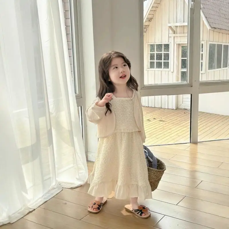 Популярный кавайный повседневный комплект топов, модный комплект из 3 предметов, детская одежда для девочек, комплект из 3 предметов, полый вязаный кардиган, майки, юбка, весна
Популярный кавайный повседневный комплект топов, модный комплект из 3 предметов, детская одежда для девочек, комплект из 3 предметов, полый вязаный кардиган, майки, юбка, весна