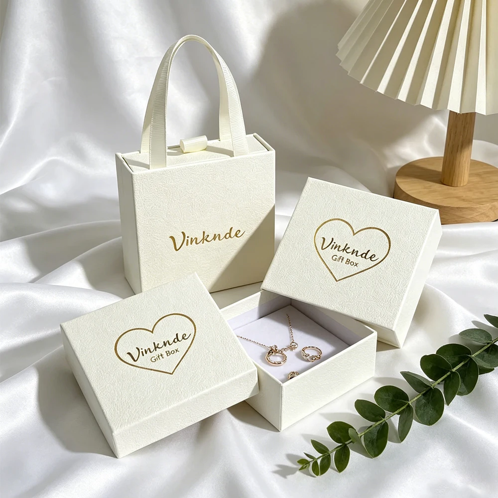 Custom Logo 9x9x3.2cm Portable Paper Jewelry Box Drawer Gift Boxes Travel Organizer Perfume Earring Necklace Ring Packaging Case
Custom Logo 9x9x3.2cm Portable Paper Jewelry Box Drawer Gift Boxes Travel Organizer Perfume Earring Necklace Ring Packaging Case