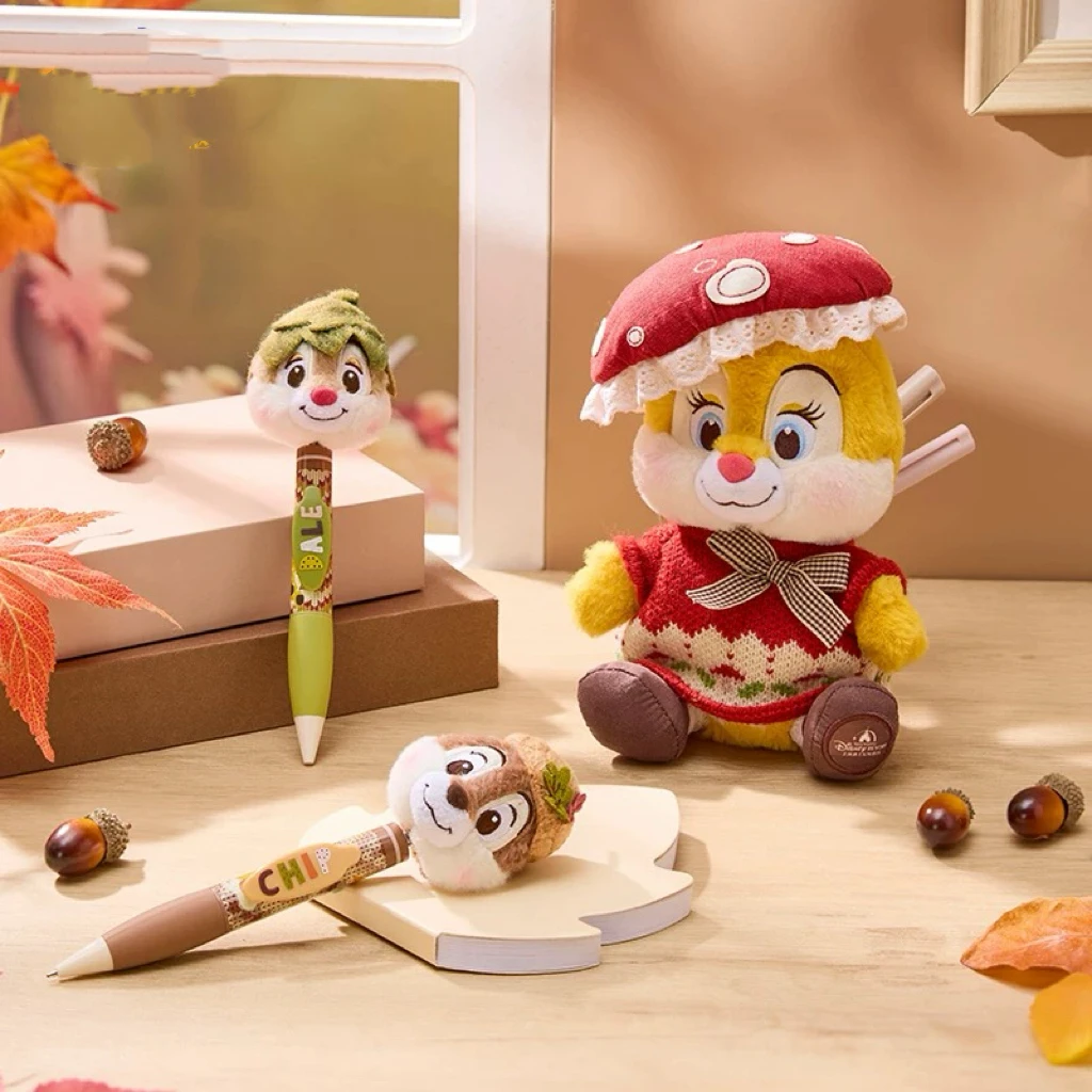 Сувенирная шариковая ручка Shanghai Disneyland Chip 'n' Dale с качающейся головкой, плюшевый чехол для ручек Clarice и зонтик от солнца
Сувенирная шариковая ручка Shanghai Disneyland Chip 'n' Dale с качающейся головкой, плюшевый чехол для ручек Clarice и зонтик от солнца