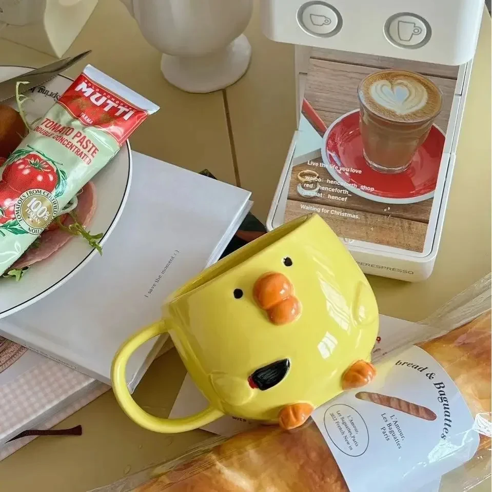 Креативная милая кружка Dudu, керамическая кружка с ротом и курицей, чашка для сока для завтрака, бытовая чашка для молока, мультяшная кофейная чашка, подарок на день рождения
Креативная милая кружка Dudu, керамическая кружка с ротом и курицей, чашка для сока для завтрака, бытовая чашка для молока, мультяшная кофейная чашка, подарок на день рождения