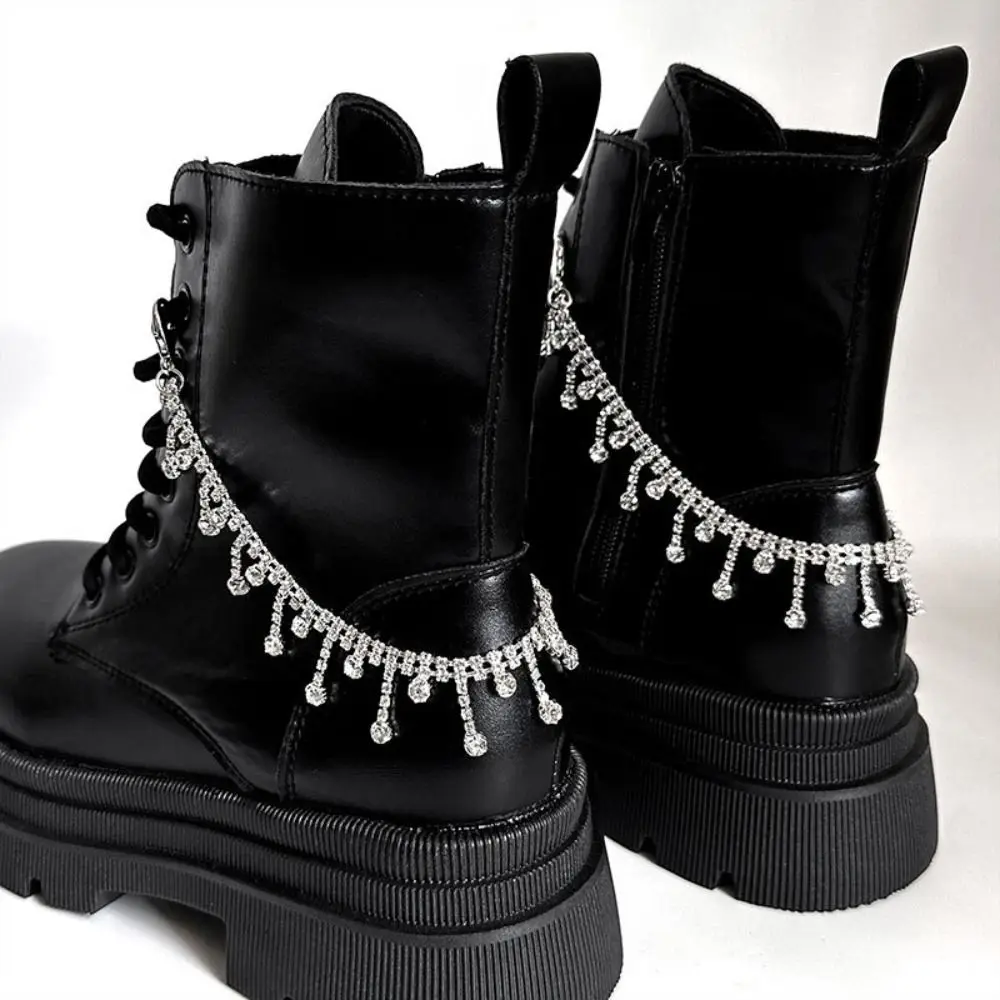 Light Luxury Boots Shoes Buckle Charm Tassel Silver Rhinestone Chain Boots Decoration Personality Fashion
Light Luxury Boots Shoes Buckle Charm Tassel Silver Rhinestone Chain Boots Decoration Personality Fashion