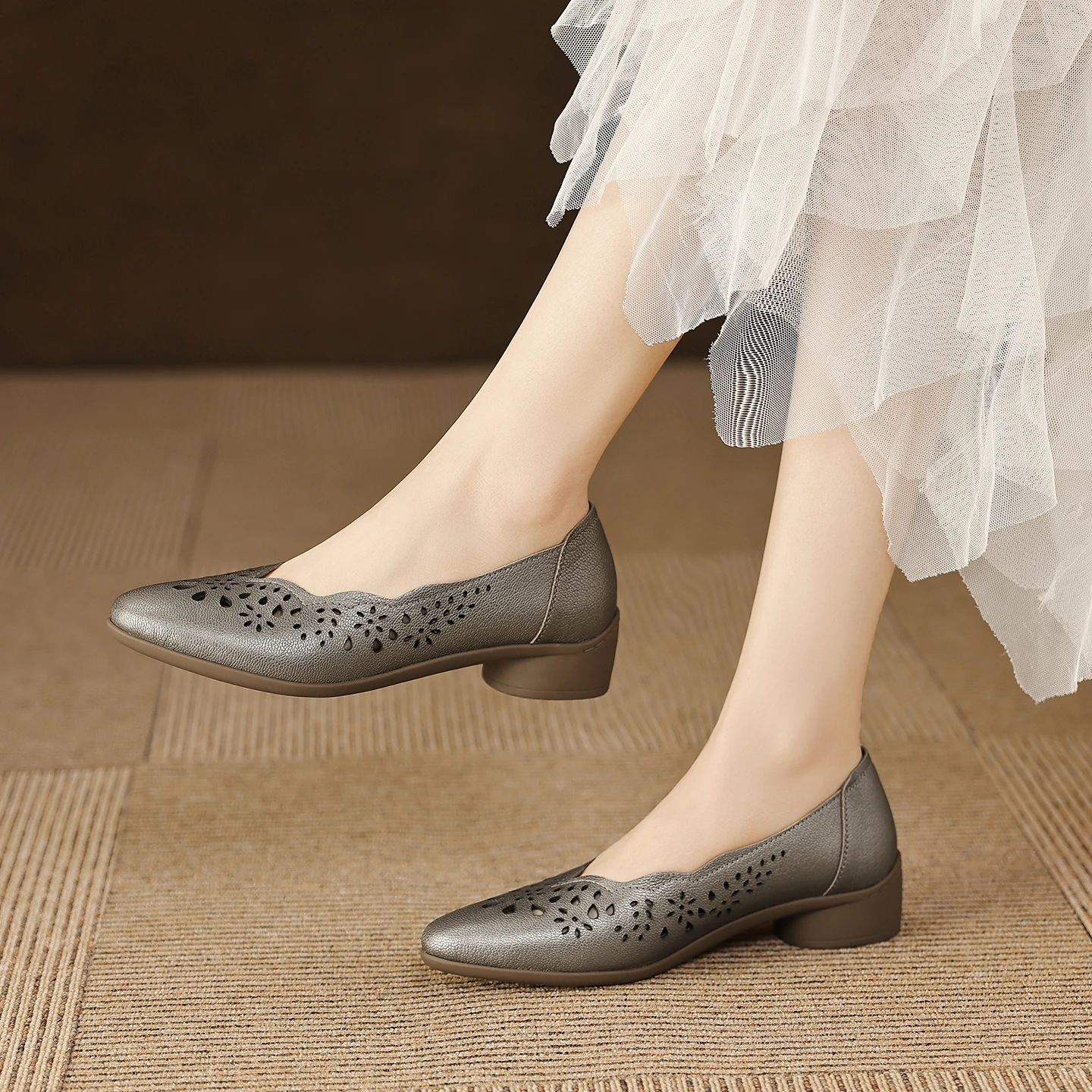 2026 new summer women sandals natural leather 22-25cm sheepskin+pigskin round toe hollow-out round heel women shoes fashion
2026 new summer women sandals natural leather 22-25cm sheepskin+pigskin round toe hollow-out round heel women shoes fashion