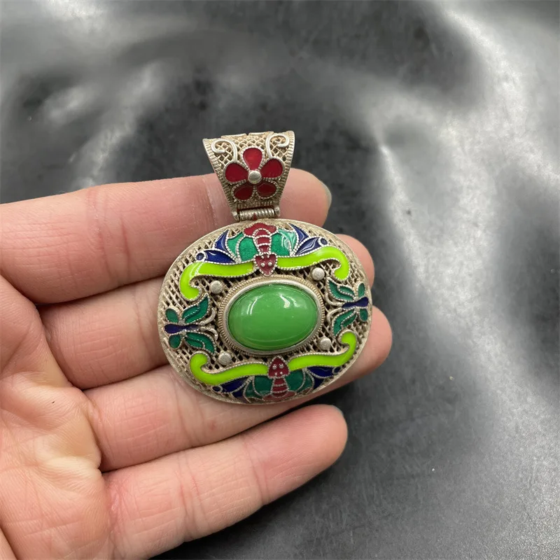 Tibetan Style Silver Inlaid Green Fortune Sweater Chain Jade Pendant Cloisonné Ornament
Tibetan Style Silver Inlaid Green Fortune Sweater Chain Jade Pendant Cloisonné Ornament