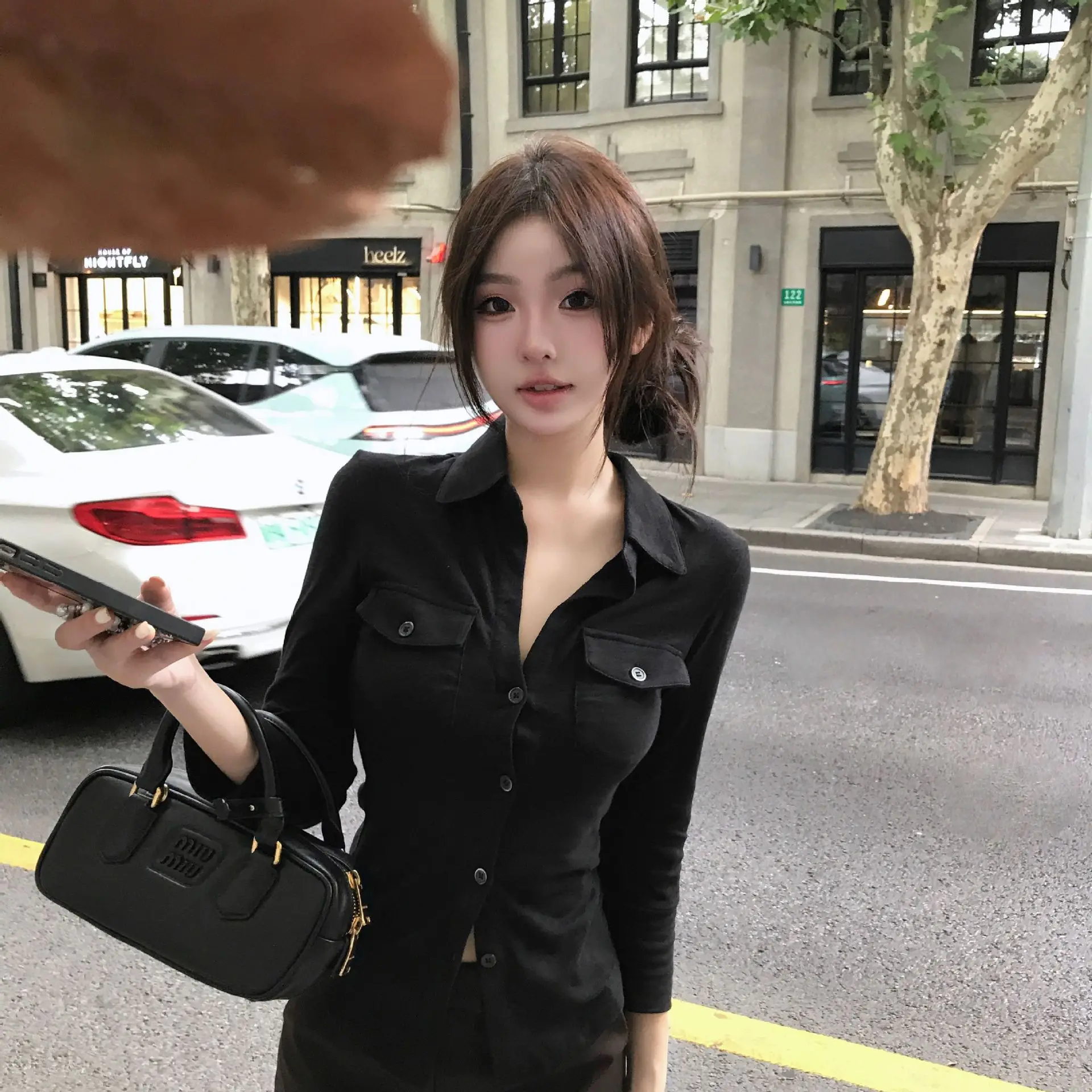POLO Neck Long-sleeved Shirt for Women in Autumn New Waist-hugging Slim American Sweet and Spicy Top
POLO Neck Long-sleeved Shirt for Women in Autumn New Waist-hugging Slim American Sweet and Spicy Top