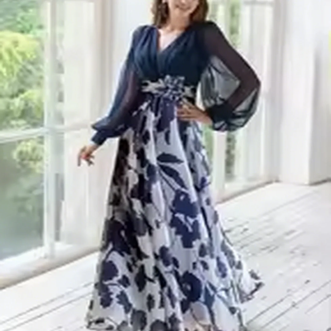 Customized A-shaped and floral print chiffon long-sleeved wedding dress for the mother of the bride for the formal evening party
Customized A-shaped and floral print chiffon long-sleeved wedding dress for the mother of the bride for the formal evening party