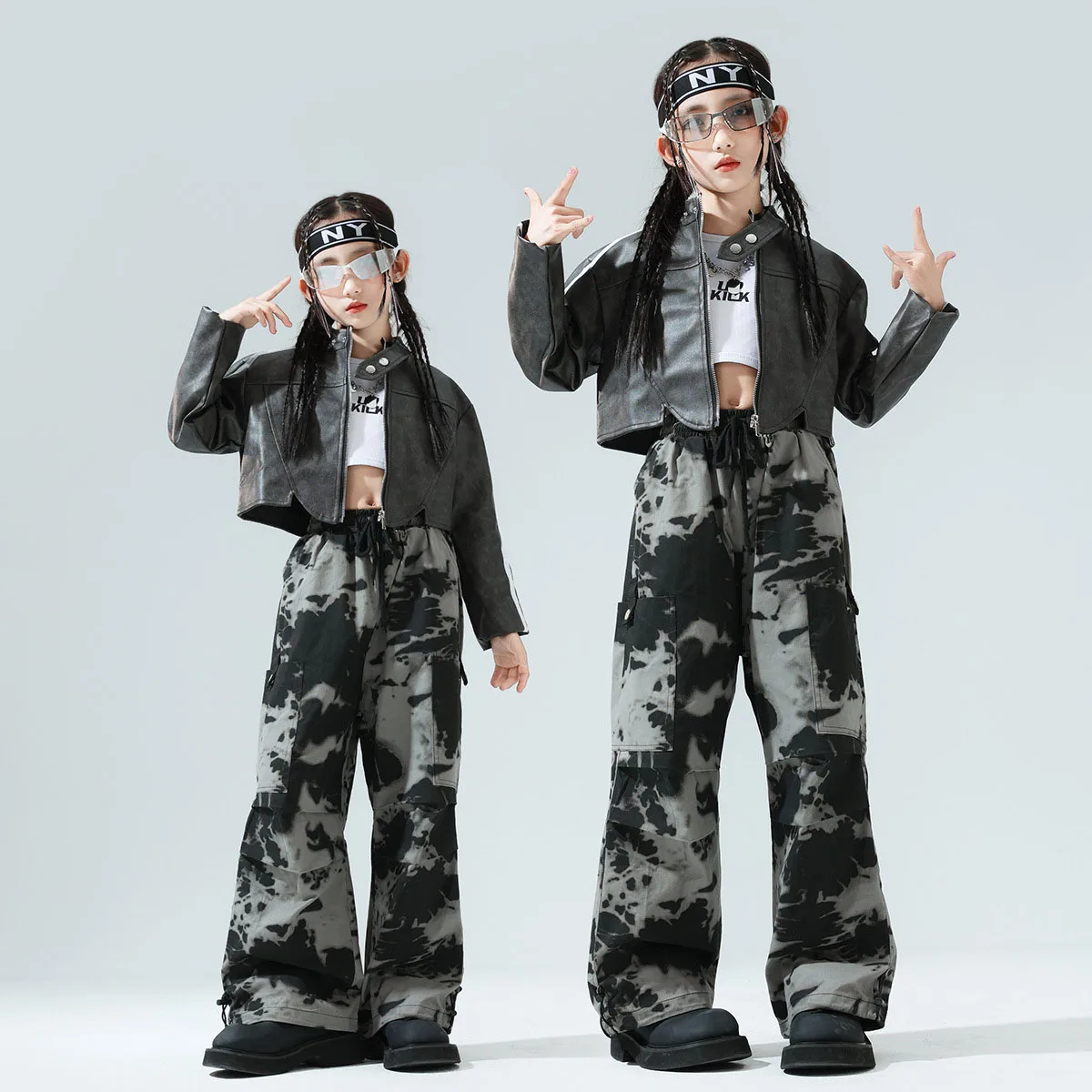 Kid Kpop Hip Hop Clothing Brown PU Leather Crop Jacket Top Print Parachute Cargo Pants for Girls Street Dance Costumes Clothes
Kid Kpop Hip Hop Clothing Brown PU Leather Crop Jacket Top Print Parachute Cargo Pants for Girls Street Dance Costumes Clothes