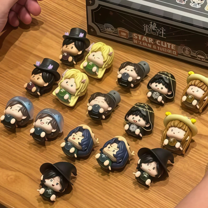 Подлинная забавная история Lord Of Mysteries Star, серия «Милые друзья», слепая коробка Леонард Митчелл, тайна Кляйн Моретти, аниме-фигурка, игрушка в подарок
Подлинная забавная история Lord Of Mysteries Star, серия «Милые друзья», слепая коробка Леонард Митчелл, тайна Кляйн Моретти, аниме-фигурка, игрушка в подарок