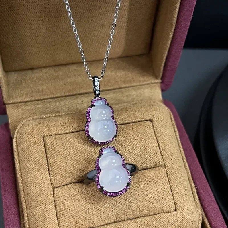 Classic silver 925 inlaid ice transparent natural chalcedony white gourd rings necklace light luxury jewelry sets for women
Classic silver 925 inlaid ice transparent natural chalcedony white gourd rings necklace light luxury jewelry sets for women