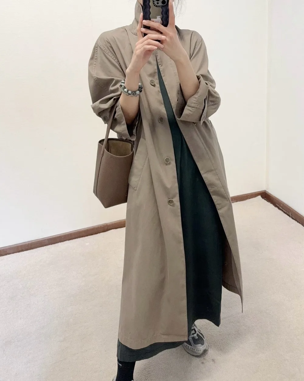 Early Autumn New High-quality Simple Silhouette Casual Commuter Loose Slim Long Windbreaker Jacket
Early Autumn New High-quality Simple Silhouette Casual Commuter Loose Slim Long Windbreaker Jacket