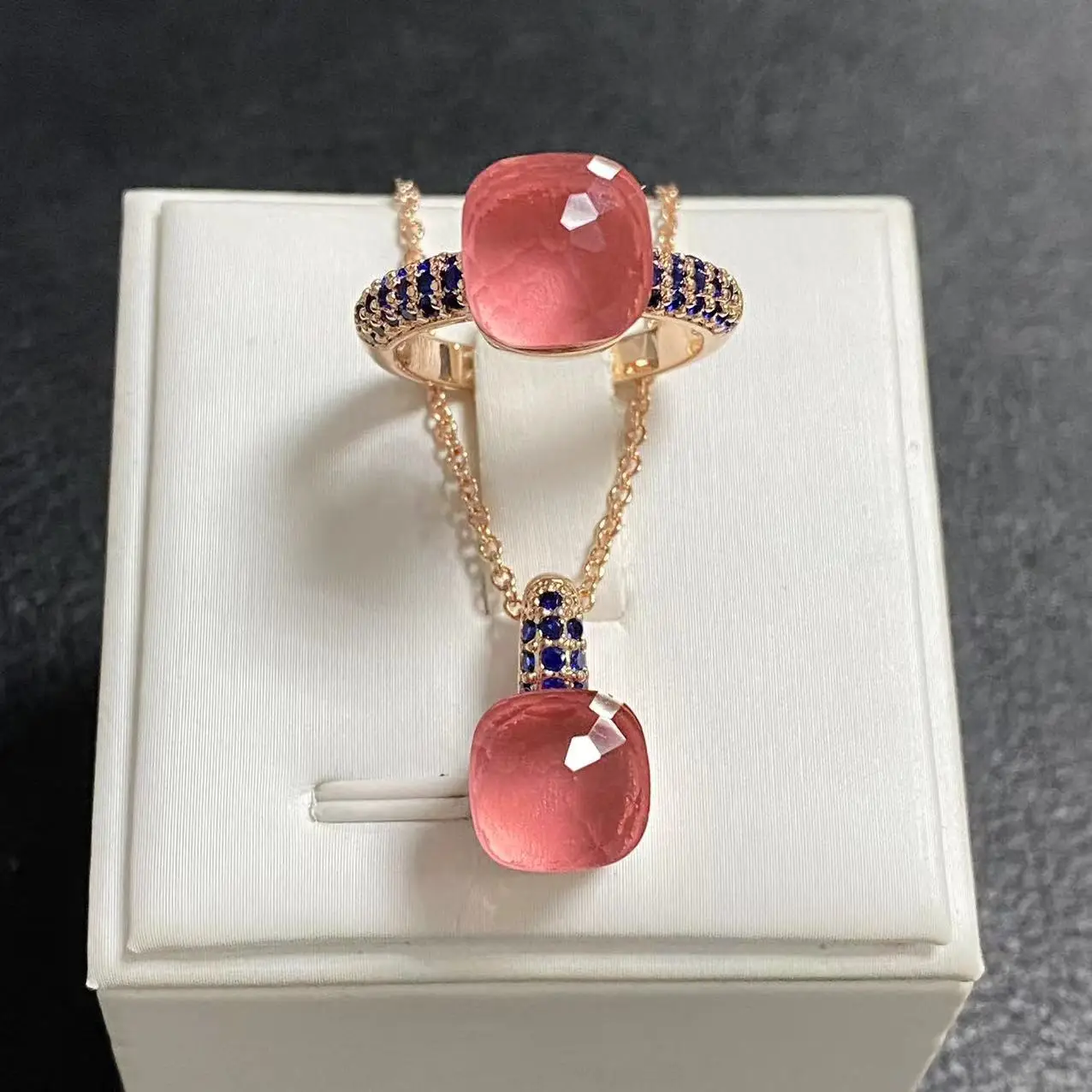 2Pcs/Set Classic Jewelry Set For Women Ring Necklace Inlay Blue Zircon 30Colors Candy Crystal Jewelry Set Rose Gold Plated
2Pcs/Set Classic Jewelry Set For Women Ring Necklace Inlay Blue Zircon 30Colors Candy Crystal Jewelry Set Rose Gold Plated