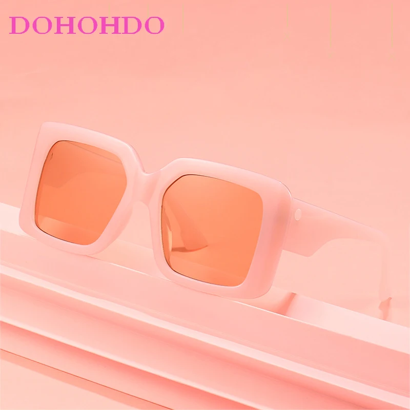 Fashion Brand Designer Large Frame Square Sunglasses Woman And Man Vintage Classic Eyeglasses Travel Driving Shades Unisex UV400
Fashion Brand Designer Large Frame Square Sunglasses Woman And Man Vintage Classic Eyeglasses Travel Driving Shades Unisex UV400