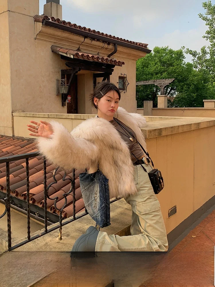 Dopne Sle Young Weave Rabbit Fur Jaet ort Size CC Leather Coat Casual round Ne Long Sve Stand Fit for Women
Dopne Sle Young Weave Rabbit Fur Jaet ort Size CC Leather Coat Casual round Ne Long Sve Stand Fit for Women