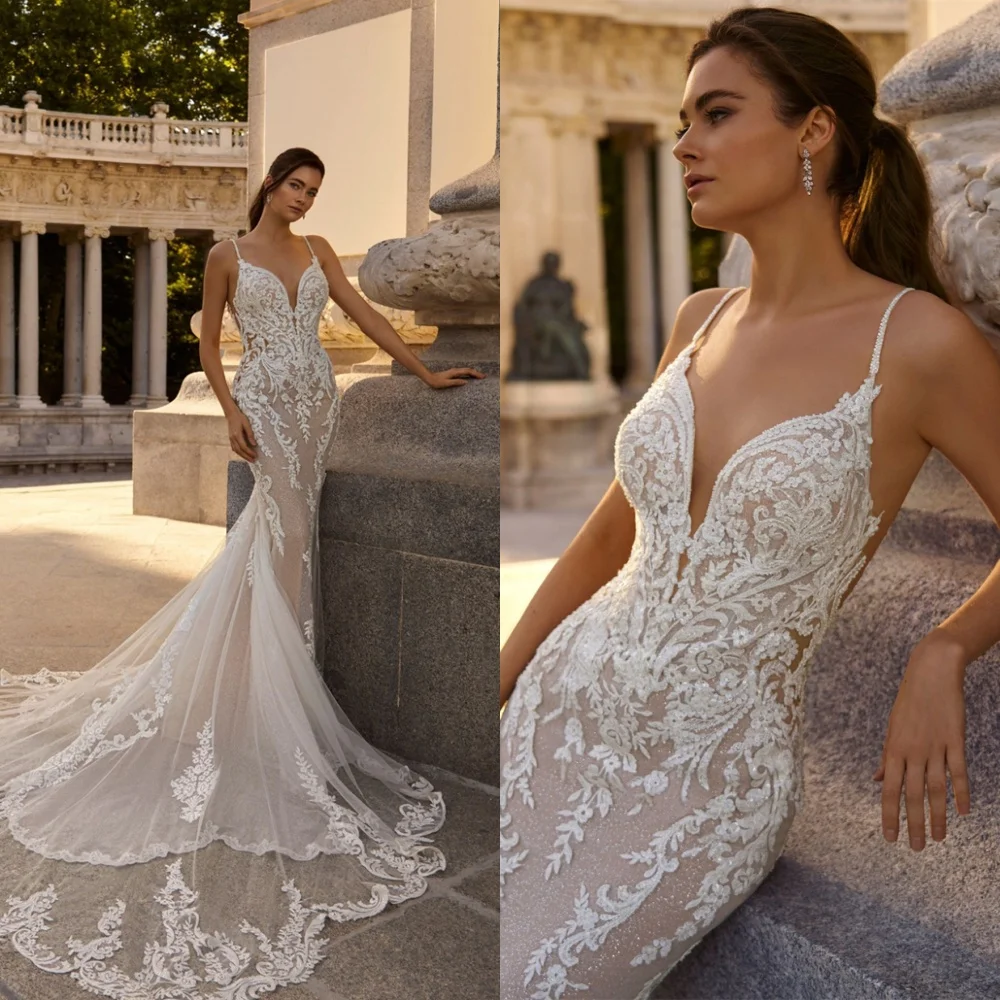 Customized White Tulle Wedding Dress Elegant V-neck Spaghetti Straps Vestido De Novia Dreamy Buttons Back Robe de mariée
Customized White Tulle Wedding Dress Elegant V-neck Spaghetti Straps Vestido De Novia Dreamy Buttons Back Robe de mariée