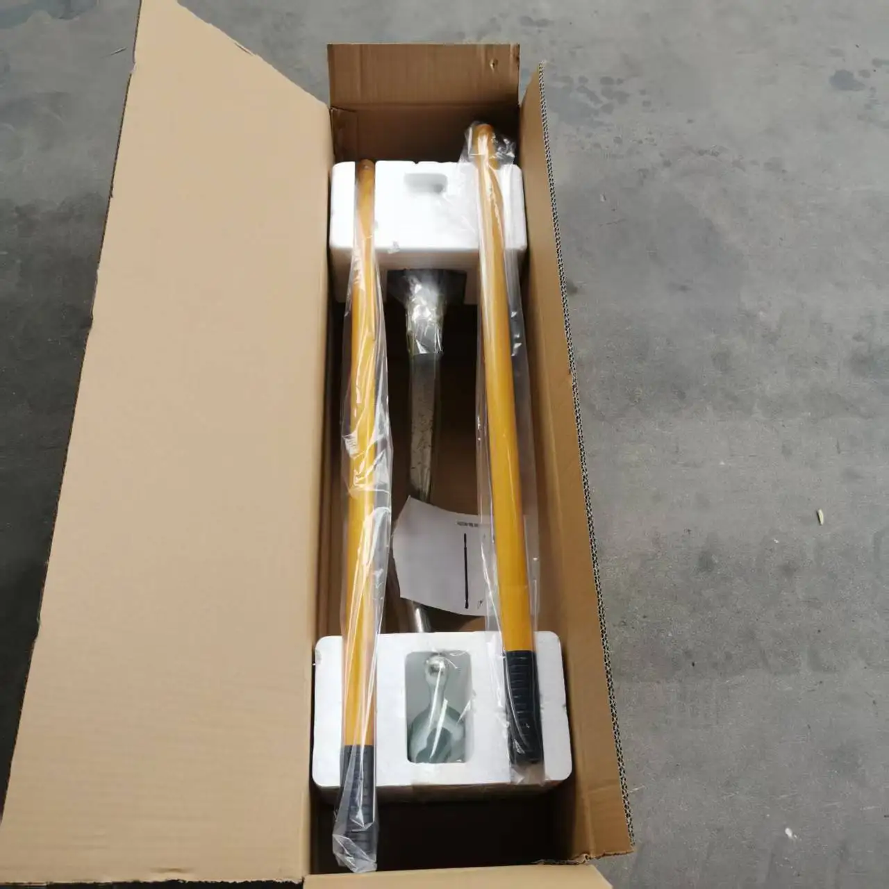 Large car vacuum tire removal tool, tire removal truck crowbar, large rake crowbar, manual tire removal tool
Large car vacuum tire removal tool, tire removal truck crowbar, large rake crowbar, manual tire removal tool