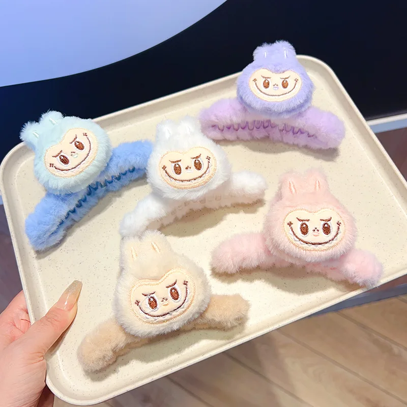 Labubu Plush Scratch Clip Cute Cartoon Hair Card Female Plate Hair Shark Clip Headdress Student Hair Accessories Girl Gift
Labubu Plush Scratch Clip Cute Cartoon Hair Card Female Plate Hair Shark Clip Headdress Student Hair Accessories Girl Gift