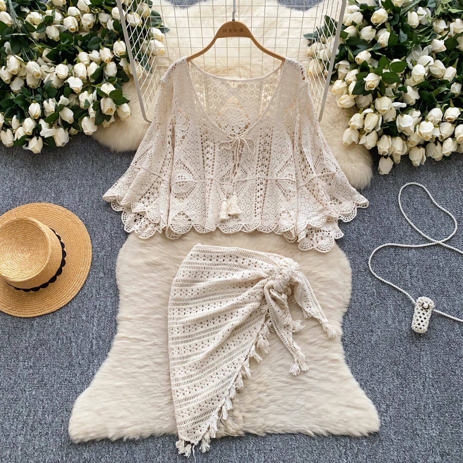 Women Bohemian Suit Tops Skirt Sets 2pcs Female Summer Beach Vacation Crochet Vintage Outfit Lady Tassel Drawstring Wave Cut Set
Women Bohemian Suit Tops Skirt Sets 2pcs Female Summer Beach Vacation Crochet Vintage Outfit Lady Tassel Drawstring Wave Cut Set