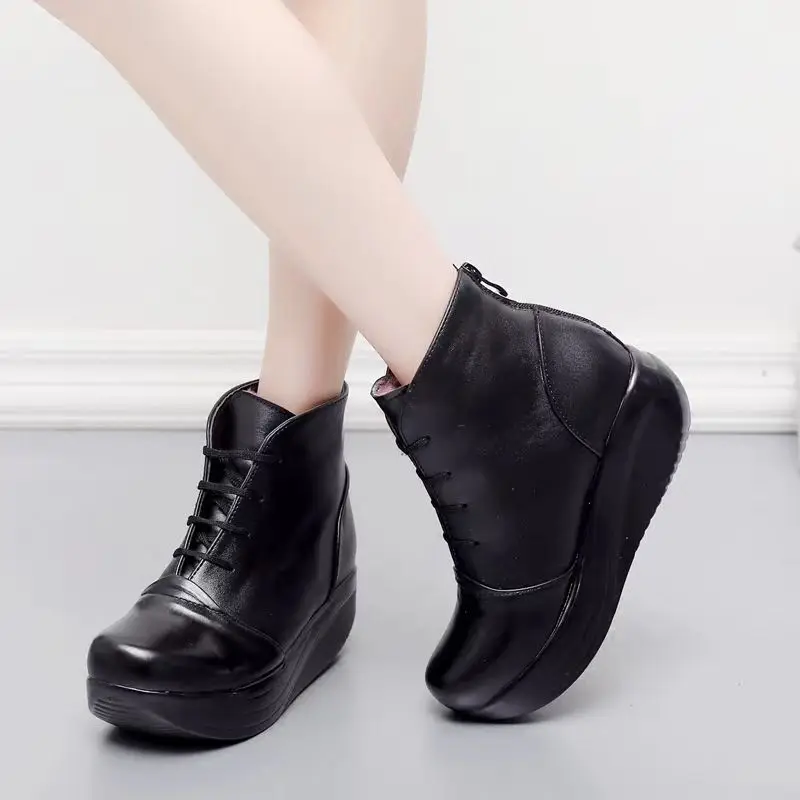 Size 33-43 Genuine Leather Autumn Winter Women Boots Warm Plush Ankle Boots Female Wedges Boots Women Platform Middle Heel Shoes
Size 33-43 Genuine Leather Autumn Winter Women Boots Warm Plush Ankle Boots Female Wedges Boots Women Platform Middle Heel Shoes