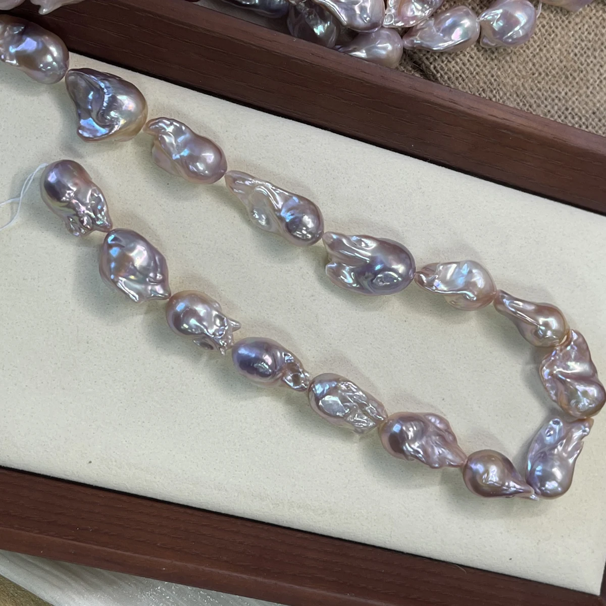 Baroque Natural Freshwater Pearl Fish Tail Candy Bead Charms for DIY Women Men Necklace Jewelry Making Accessories 15-20mm
Baroque Natural Freshwater Pearl Fish Tail Candy Bead Charms for DIY Women Men Necklace Jewelry Making Accessories 15-20mm